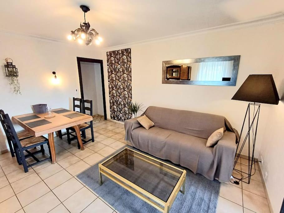 Maison De Village Avec Jardin Torpes  エクステリア 写真